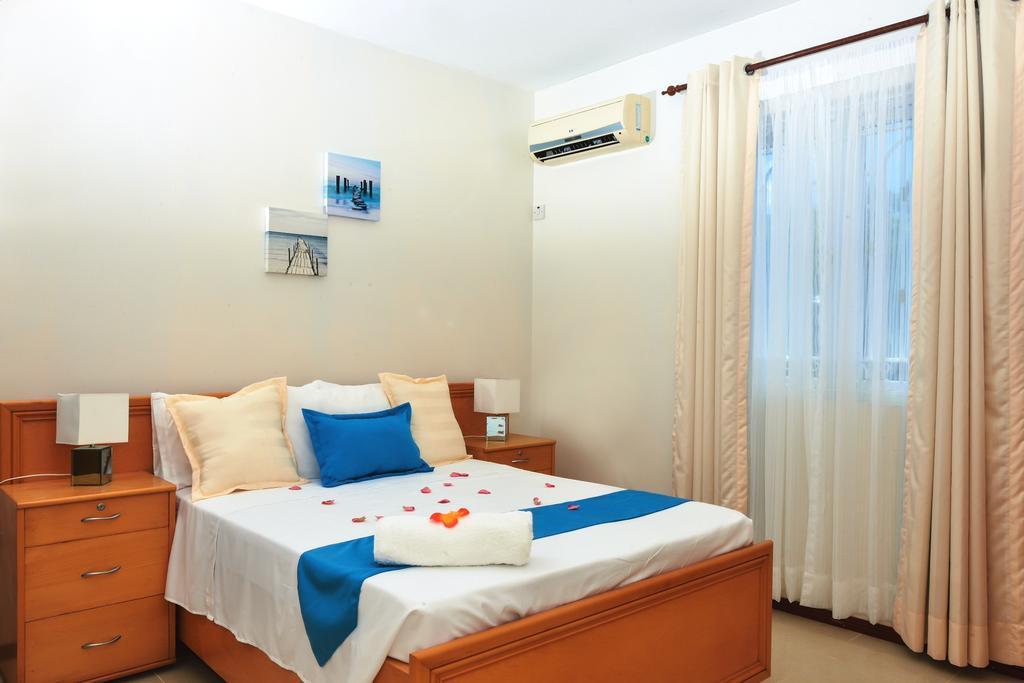 Sunset Villa Flic en Flac ภายนอก รูปภาพ