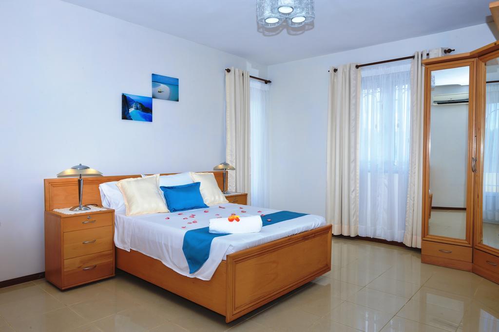 Sunset Villa Flic en Flac ภายนอก รูปภาพ