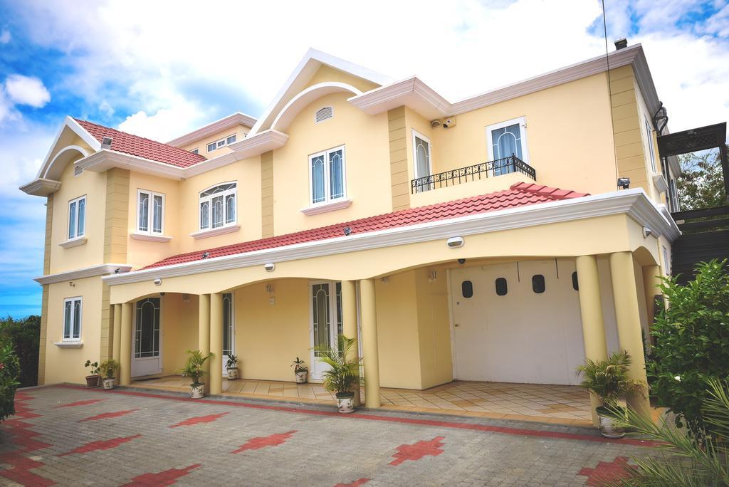 Sunset Villa Flic en Flac ภายนอก รูปภาพ